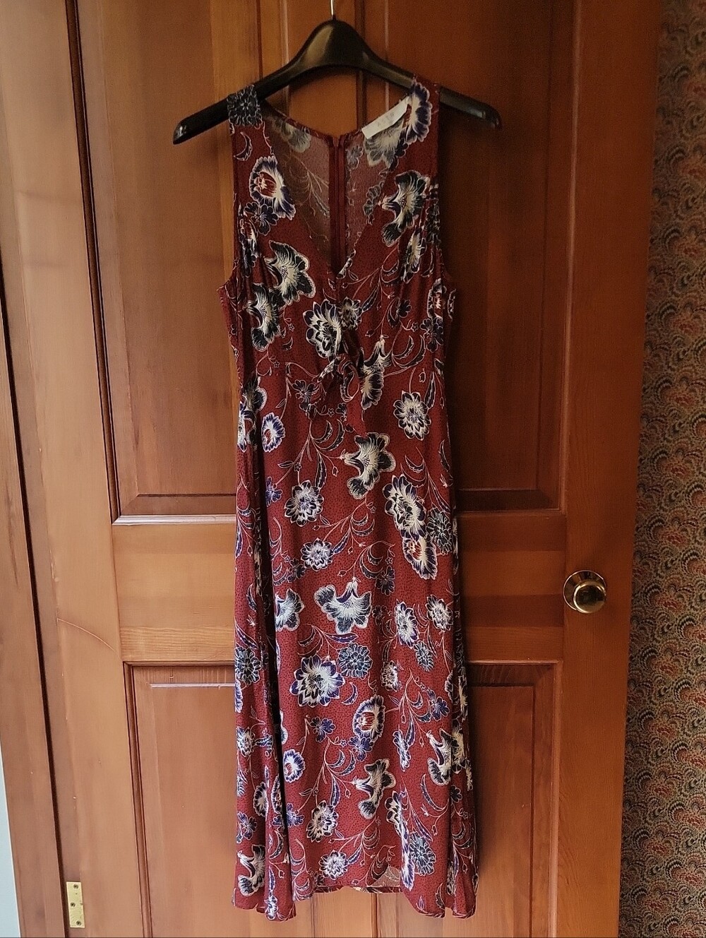 ASTR The Label Dress Small Rust Burgundy Floral Midi Tie Front Keyhole Flawed